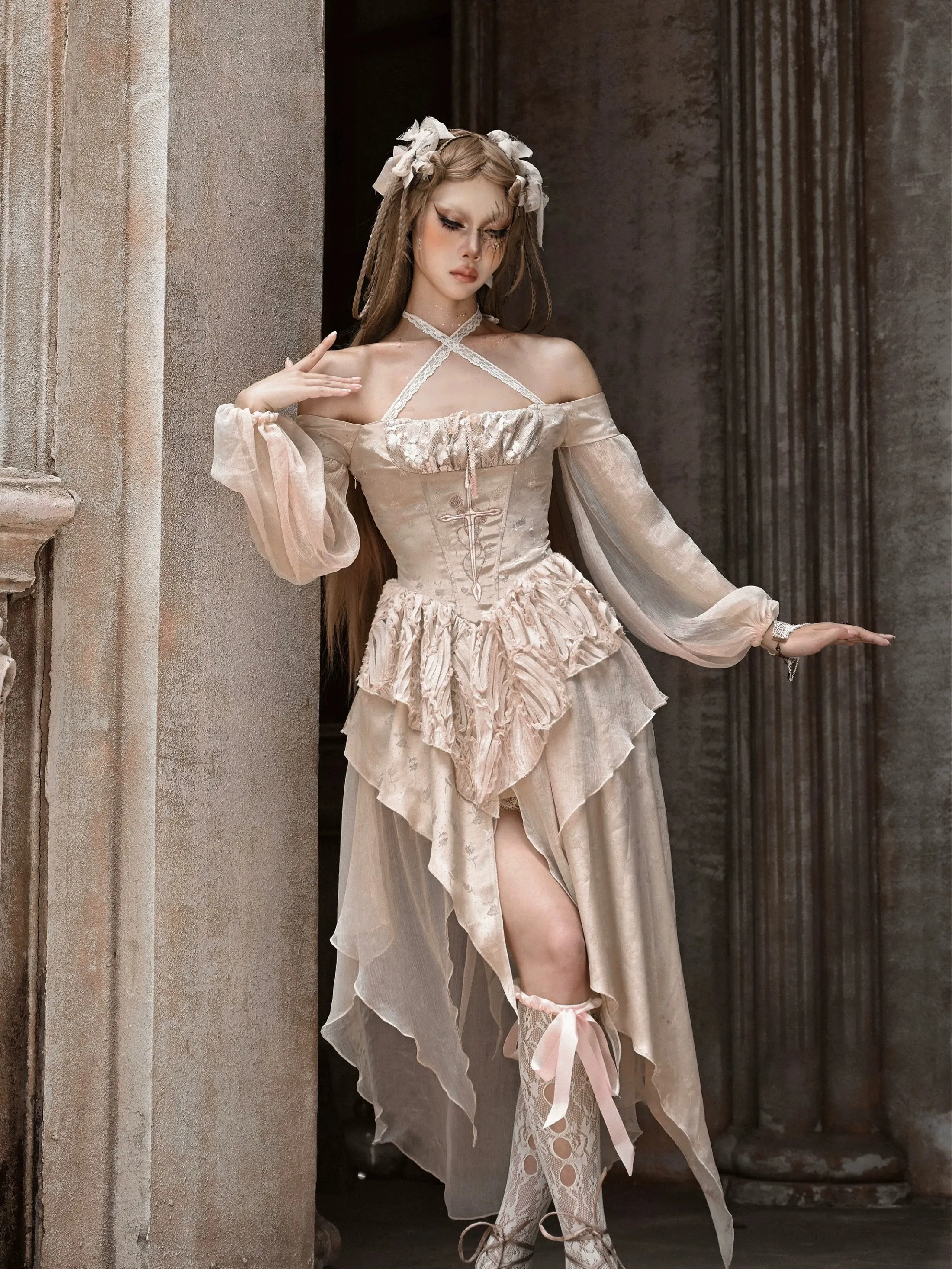 Embroidery Cross Lantern Gold Thread Dress Ballet Sleeve Broken Off-Shoulder