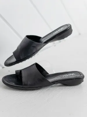 Tallis Black Glove by Vaneli